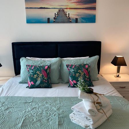 Berks Luxury Serviced Apartments,5 Bedrooms, 5 Double Beds, 2 Bathrooms, Free Super Fast Wifi & Parking Earley Εξωτερικό φωτογραφία