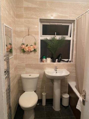 Berks Luxury Serviced Apartments,5 Bedrooms, 5 Double Beds, 2 Bathrooms, Free Super Fast Wifi & Parking Earley Εξωτερικό φωτογραφία