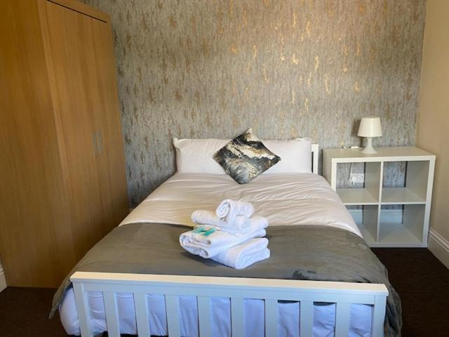 Berks Luxury Serviced Apartments,5 Bedrooms, 5 Double Beds, 2 Bathrooms, Free Super Fast Wifi & Parking Earley Εξωτερικό φωτογραφία