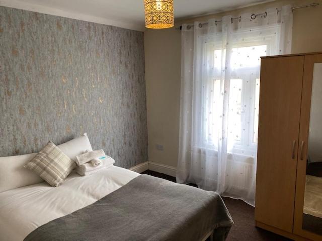 Berks Luxury Serviced Apartments,5 Bedrooms, 5 Double Beds, 2 Bathrooms, Free Super Fast Wifi & Parking Earley Εξωτερικό φωτογραφία