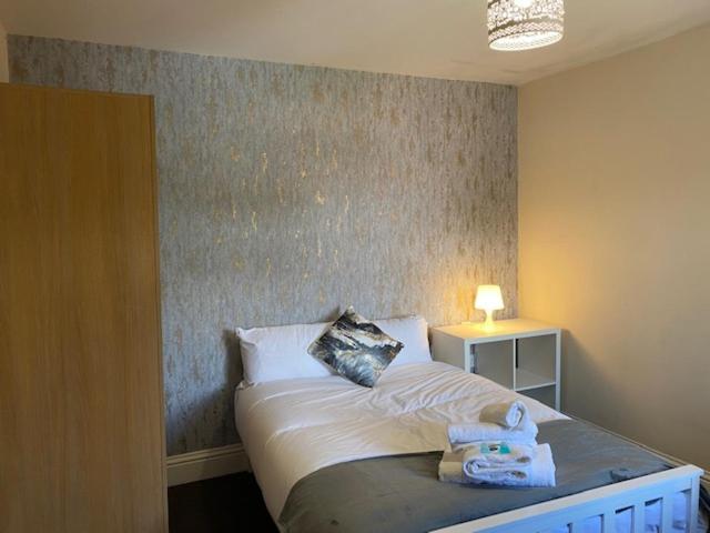 Berks Luxury Serviced Apartments,5 Bedrooms, 5 Double Beds, 2 Bathrooms, Free Super Fast Wifi & Parking Earley Εξωτερικό φωτογραφία