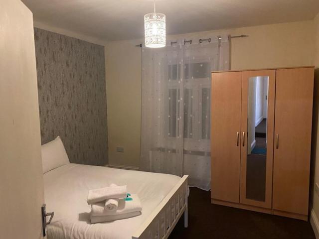 Berks Luxury Serviced Apartments,5 Bedrooms, 5 Double Beds, 2 Bathrooms, Free Super Fast Wifi & Parking Earley Εξωτερικό φωτογραφία